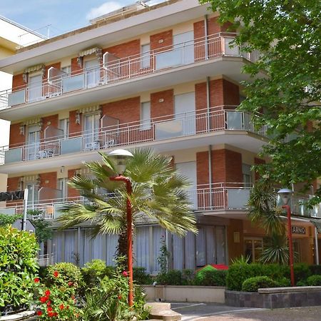 Hotel Arno Misano Adriatico Esterno foto