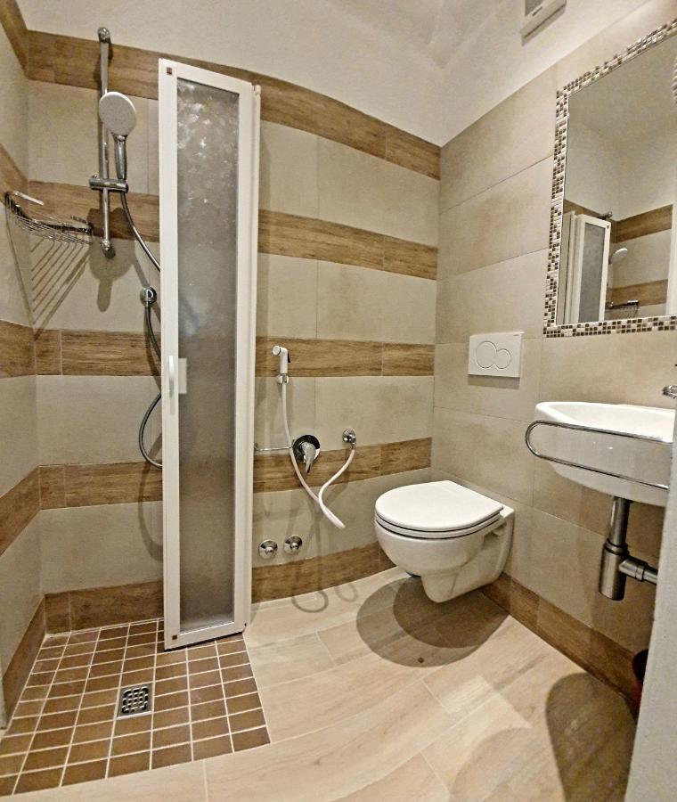 Hotel Arno Misano Adriatico Esterno foto
