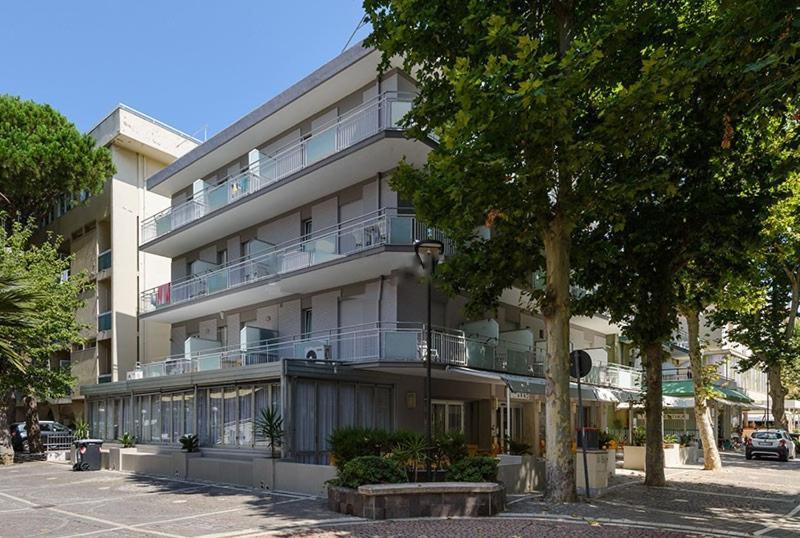 Hotel Arno Misano Adriatico Esterno foto