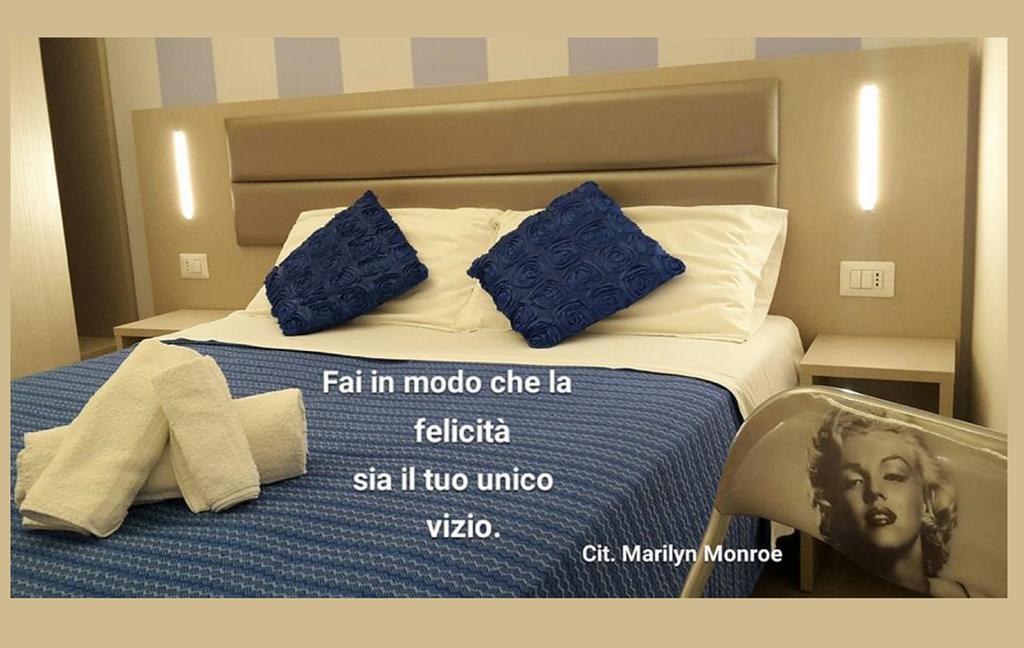 Hotel Arno Misano Adriatico Esterno foto