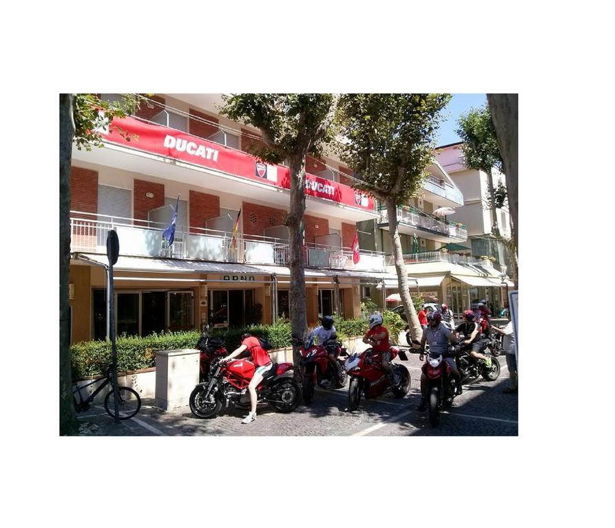Hotel Arno Misano Adriatico Esterno foto