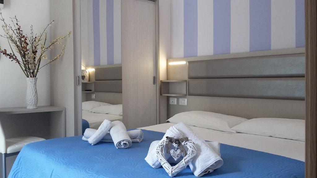 Hotel Arno Misano Adriatico Esterno foto