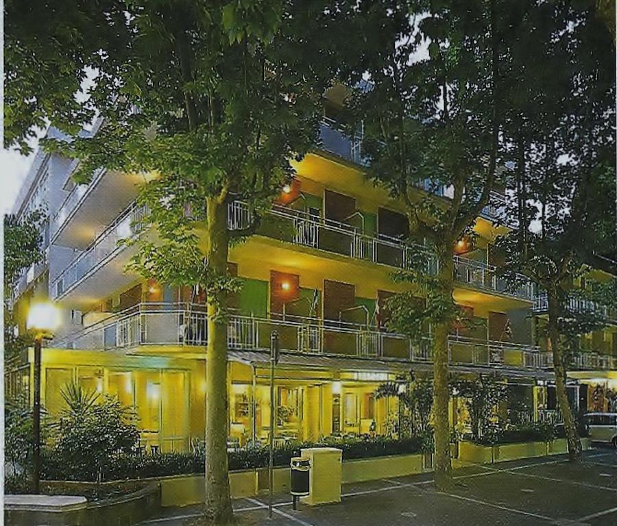 Hotel Arno Misano Adriatico Esterno foto
