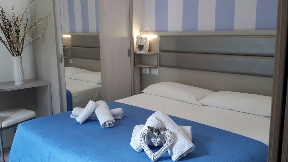 Hotel Arno Misano Adriatico Esterno foto