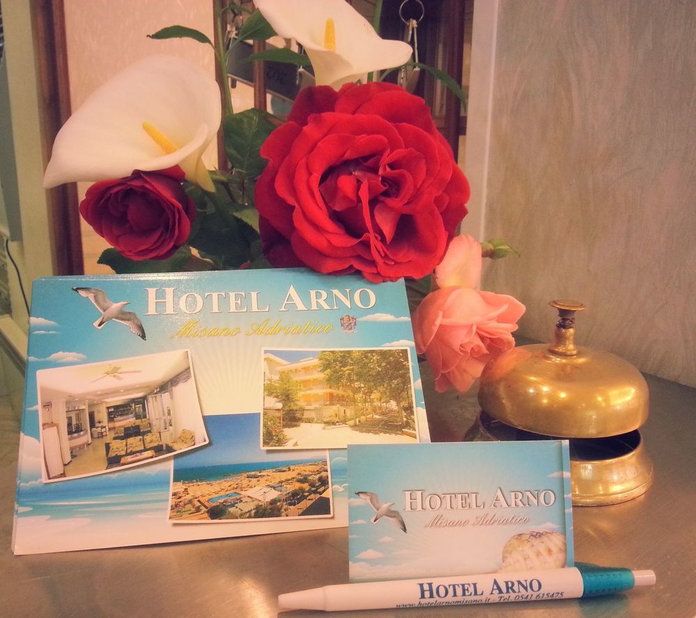 Hotel Arno Misano Adriatico Esterno foto