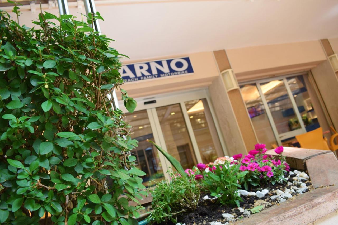 Hotel Arno Misano Adriatico Esterno foto