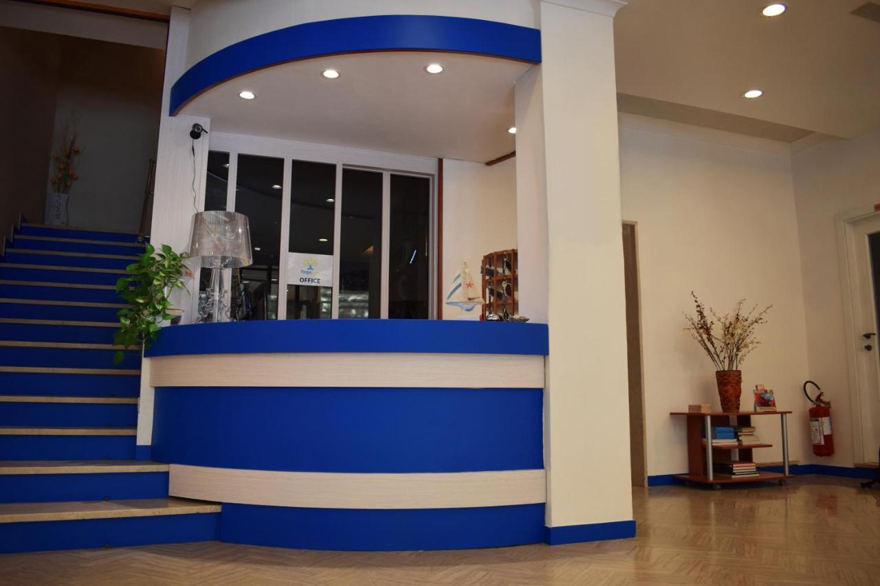 Hotel Arno Misano Adriatico Esterno foto