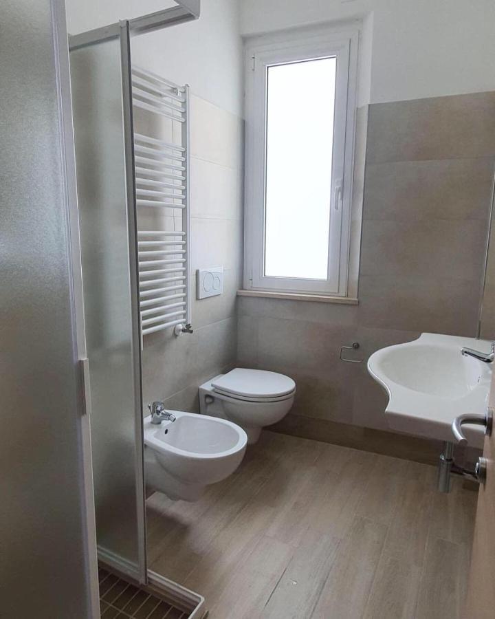 Hotel Arno Misano Adriatico Esterno foto